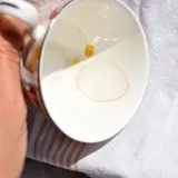 Uklonite mrlje od čaja sa &scaron;alica u 10 minuta: 'Sigurnije je od izbjeljivača'