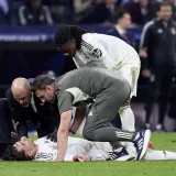 Ovo je trenutak kada je cijeli Bernabeu protrnuo! Zvijezda Reala ostala nepomično ležati na tlu...