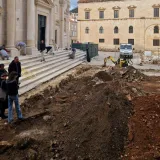 Čudo u Dubrovniku! Sanirali pločnik ispred katedrale, a onda je iz zemlje provirio poklopac