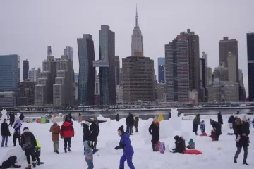 Grudanje se pretvorilo u okr&scaron;aj s policijom, gradonačelnik ne vidi problem