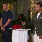 Dvije djevojke &scaron;okirale Petra i odbile njegovu ružu: 'Sviđa mi se Karlo'