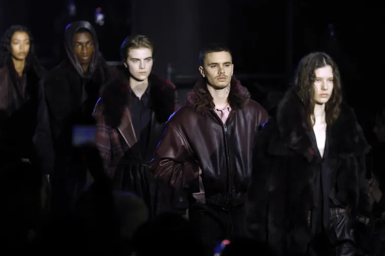 Od nogometnog terena do modne piste: Mlađi sin Davida i Victorije odu&scaron;evio žene izgledom