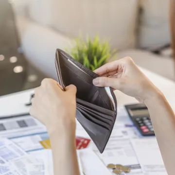 Ovim znakovima prijeti pravi financijski kolaps u ožujku: Novac će im doslovce ispariti