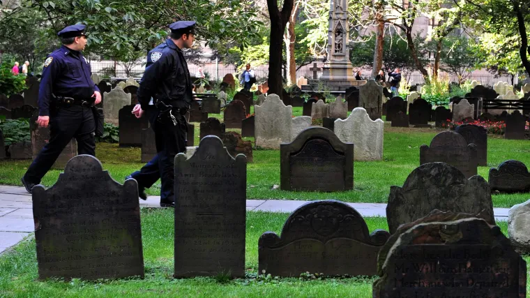 Djevojčica ubila ženu na groblju pa izgovorila sablasnu rečenicu: 'Sledila mi se krv'