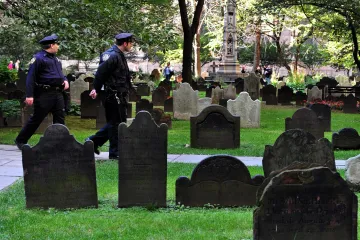 Djevojčica ubila ženu na groblju pa izgovorila sablasnu rečenicu: 'Sledila mi se krv'