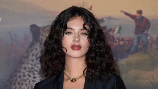 Ista mama Monica: Deva Cassel pozirala u zavodljivom donjem rublju uoči premijere filma