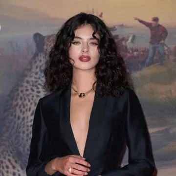 Ista mama Monica: Deva Cassel pozirala u zavodljivom donjem rublju uoči premijere filma