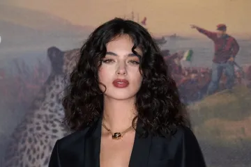 Ista mama Monica: Deva Cassel pozirala u zavodljivom donjem rublju uoči premijere filma