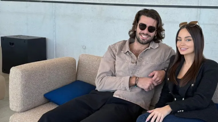 Uživaju na suncu: S kojom to mladom damom &Scaron;ime u sredi&scaron;tu Splita ispija kavu?