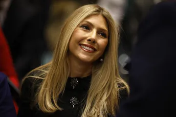 Tko je zgodna žena jednog od najmoćnijih ljudi na svijetu? Karijeru je započela kao navijačica