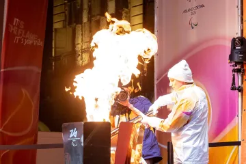 Olimpijska baklja pro&scaron;la centrom Milana prema novoj destinaciji