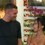 Njihov poljubac uzdrmao je vilu 'Gospodina Savr&scaron;enog', djevojke ne prestaju &scaron;u&scaron;kati