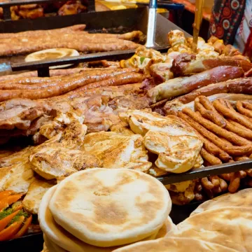 Dječak (16) pojeo kobasicu pa se sru&scaron;io: Umro je sat vremena kasnije u bolnici