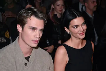 Uf, koji neugodnjak! Kendall Jenner 'izvisila' na Armani reviji u Milanu
