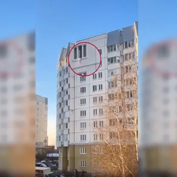 Dječak star 18 mjeseci pao s desetog kata, prolazinici ga spasili pomoću kaputa!