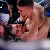 Trenuci nas dijele do spektakla u Brodu! Nemojte treptati: Borci će se pogledati oči u oči...