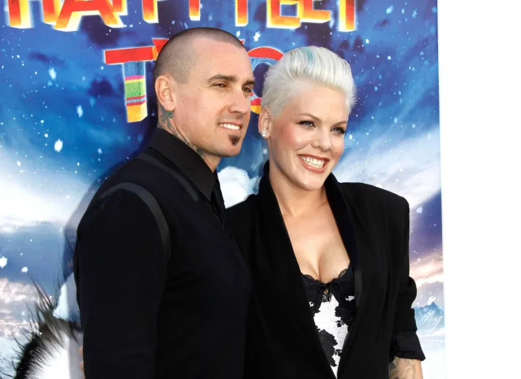 Pink bijesna zbog glasina o razvodu: 'Možda su mogli obavijestiti mene i djecu'