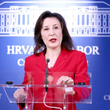 Ore&scaron;ković o prosvjedu AHSP-a protiv Dežulovića: 'Božinoviću, zaustavi ovu turneju maltretiranja'