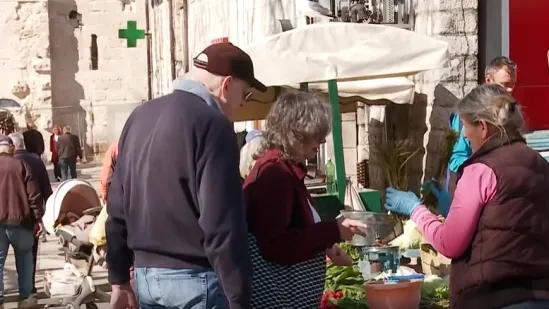 Omiljena delicija već je stigla na na&scaron;e tržnice: Pazite, krivi potez može vas ko&scaron;tati i 1000 eura