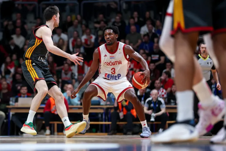 Fenomenalna Hrvatska sru&scaron;ila svjetske prvake: Nijemci pali nakon drame u krcatom Draženovom domu