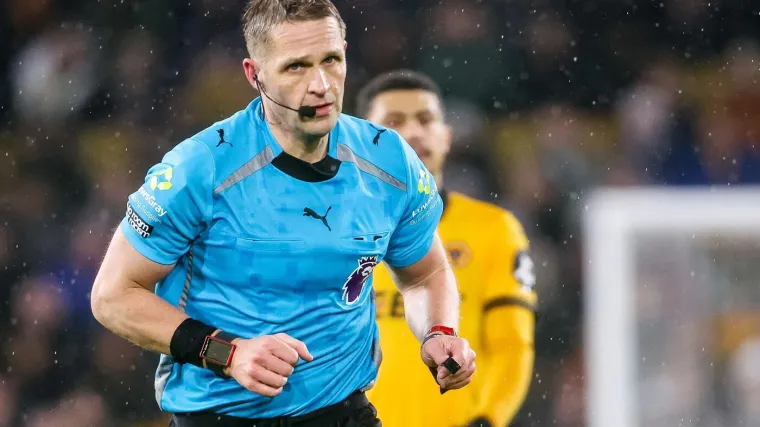 Premierliga&scaron;ki sudac nestao usred utakmice: Tribine eksplodirale kad se vratio