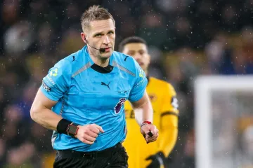 Premierliga&scaron;ki sudac nestao usred utakmice: Tribine eksplodirale kad se vratio