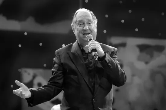 Preminuo Neil Sedaka, legenda popa i autor brojnih hitova koji su obilježili generacije