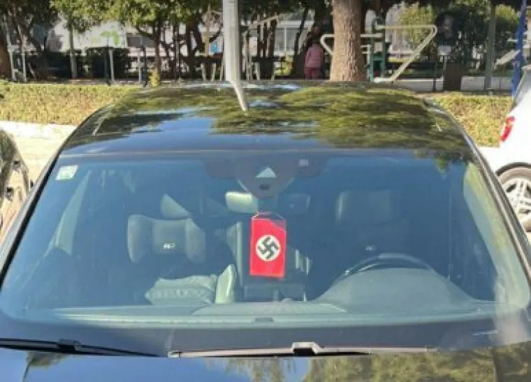 Dubrovčani vidjeli &scaron;to mladić (25) ima zakačeno na retrovizoru: Odmah su pozvali policiju