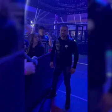 Bojković je stigao i odmah su počeli padati selfieji: Pogledajte &scaron;to su fanovi htjeli od njega