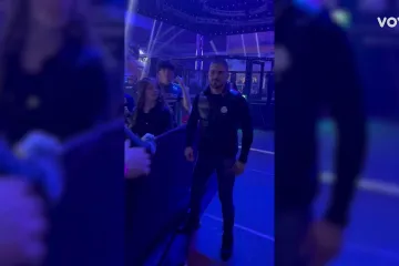 Bojković je stigao i odmah su počeli padati selfieji: Pogledajte &scaron;to su fanovi htjeli od njega