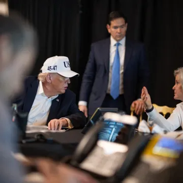 Trump: 'Iran kaže da će danas udariti jako. BOLJE IM JE DA TO NE RADE, UZVRATIT ĆEMO NEVIĐENOM SILOM'