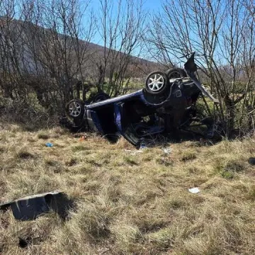 Stra&scaron;na nesreća u Dicmu, djevojke od 17 i 19 godina bore se za život! Jo&scaron; dvije te&scaron;ko ozlijeđene