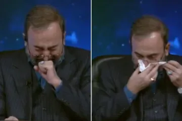 Pogledajte trenutak progla&scaron;enja kraja jedne ere: Voditelj se raspao čitajući vijest o smrti vođe