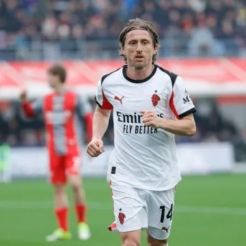 Milan te&scaron;ke muke u samoj zavr&scaron;nici pobjedio domaći Cremonese: Modriću svih 90 minuta