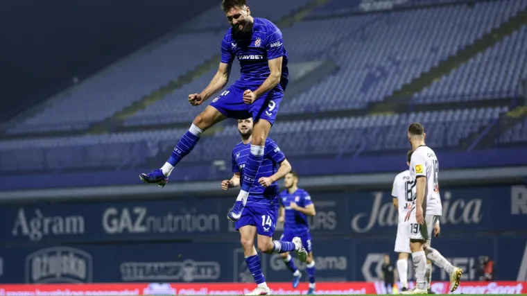 Dinamo pobjegao Hajduku na +7 u SHNL-u, Rijeka skočila na treće mjesto