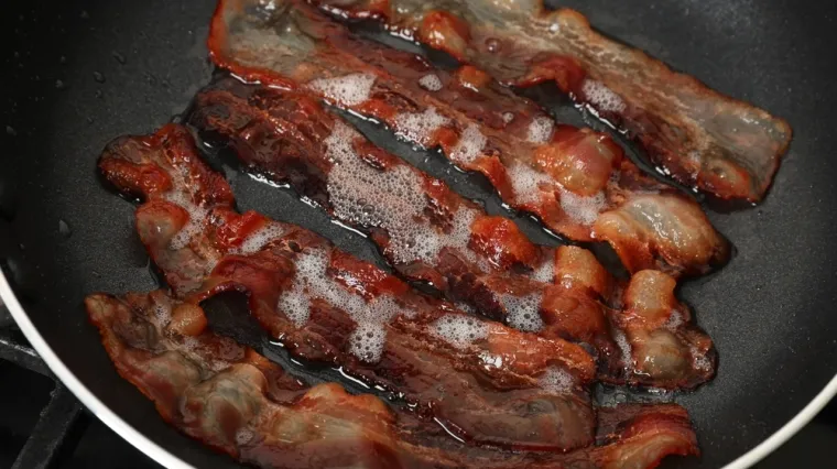 Ne bacajte masnoću od slanine nakon pečenja: Iskoristite ovaj kuharski trik