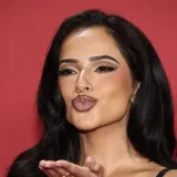 Mlada pjevačica nikad ljep&scaron;a i samopouzdanija: Prebrodila javni skandal i izdaju