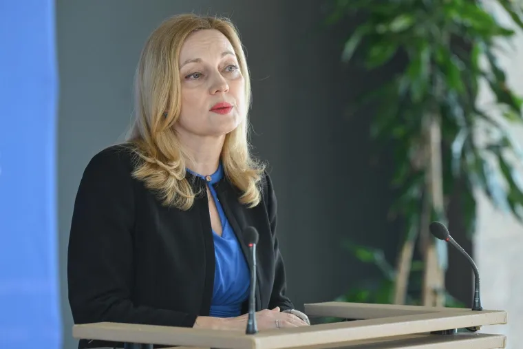 Za Net.hr: Odjeću kupuje promi&scaron;ljeno, kuha najbolje juhe: Za&scaron;to joj je uvijek križić oko vrata?