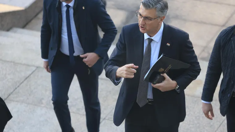 Plenković prognozirao žestoku izbornu kampanju, pa upozorio: 'Sukob mijenja sliku svijeta'