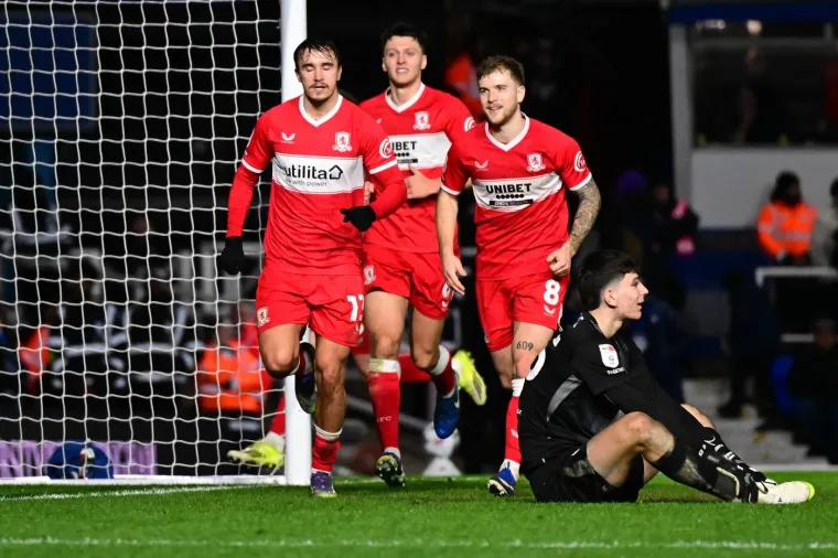 Pogotkom je približio svoju momčad Premier ligi, a svi su primijetili da nosi drugačiji dres