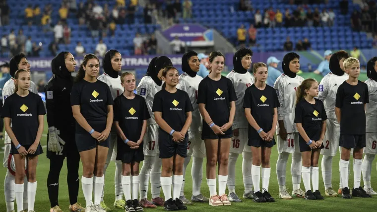 Iranske nogometa&scaron;ice potezom pri izvođenju himne poslale jasnu poruku