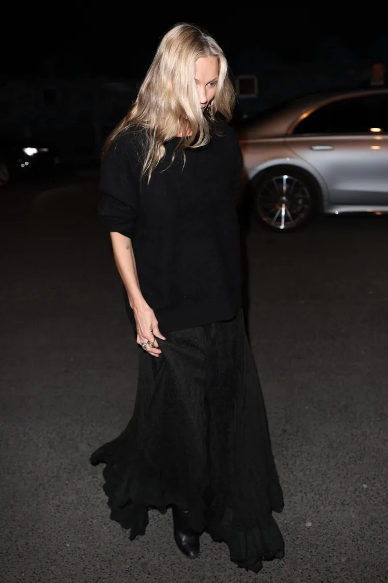 Umor ili ne&scaron;to drugo? Kate Moss uhvaćena ispred hotela, paparazzo fotke obi&scaron;le su svijet