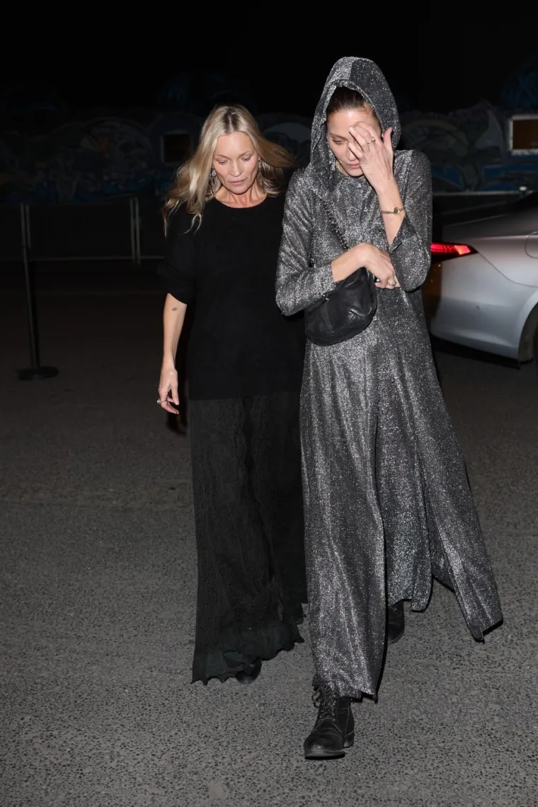 Umor ili ne&scaron;to drugo? Kate Moss uhvaćena ispred hotela, paparazzo fotke obi&scaron;le su svijet