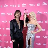 Nitko joj ne bi dao 56 godina: Za zgodnu finsku glazbenicu tvrde da će osvojiti Euroviziju