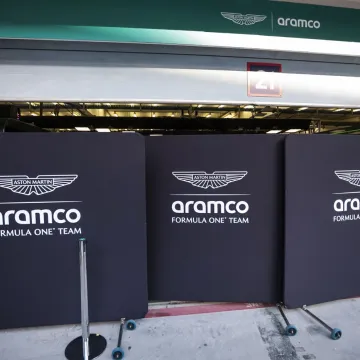 Novi &scaron;ok za Aston Martin: Problemi se gomilaju, a sada je stigao i udarac izvana&hellip;