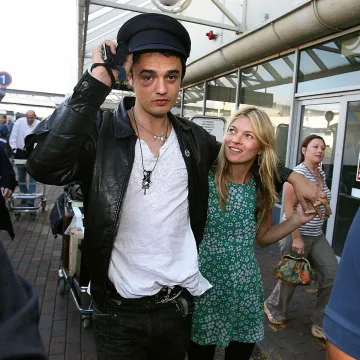 Ljubav, kokain i potpuni kaos: Ovo je priča o Kate i Peteu, IT paru 2000-ih