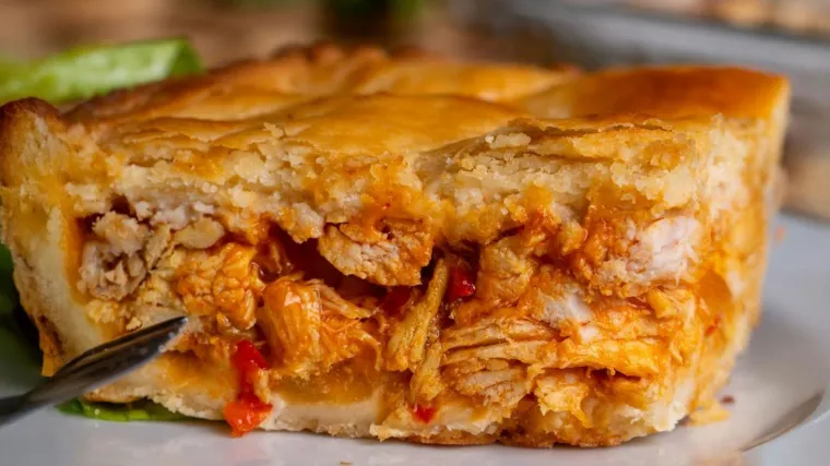 Uz ovaj recept pileća pita neće biti 'dosadna' i bljedunjava: Tajna je u jedom sastojku