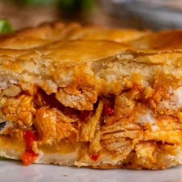 Uz ovaj recept pileća pita neće biti 'dosadna' i bljedunjava: Tajna je u jedom sastojku