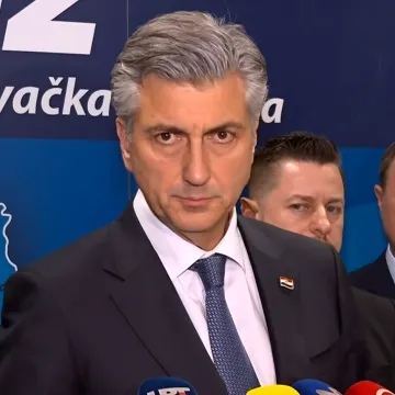 Vlada je spremna zaustaviti poskupljenje goriva, Plenković: 'Čim osjetimo, intervenirat ćemo'