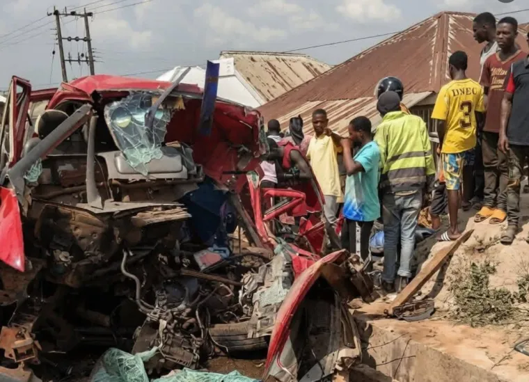 U frontalnom sudaru hitne pomoći i autobusa najmanje 16 mrtvih: 'Neka im du&scaron;e počivaju u miru'